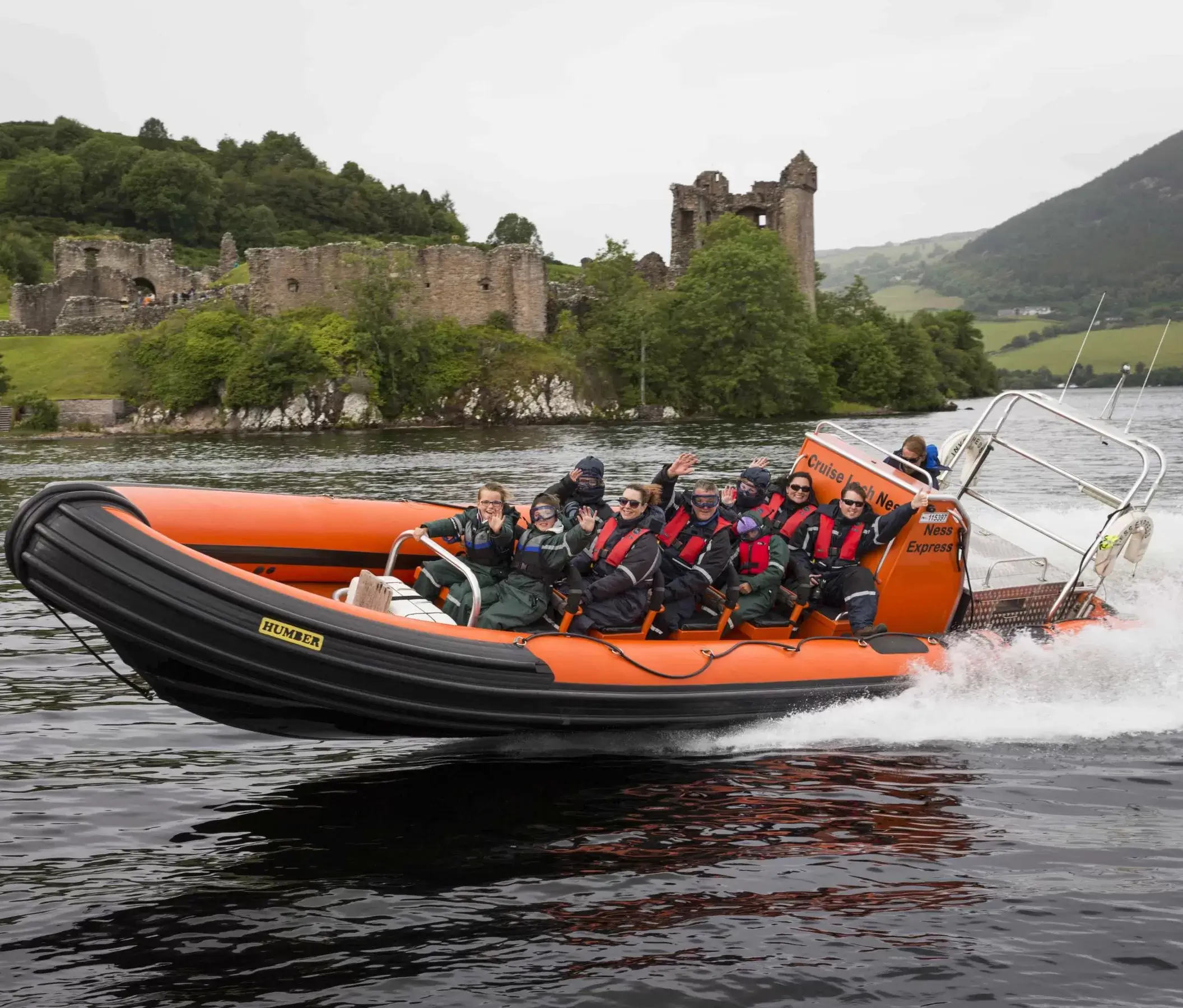 Cruise Loch Ness